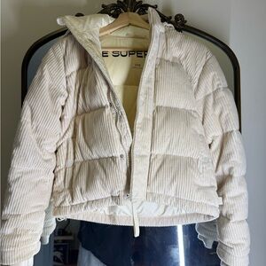 Women's Aritzia Super Puff Jacket